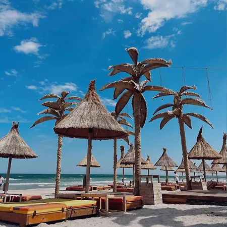 White Titanic Glamour By White Titanic