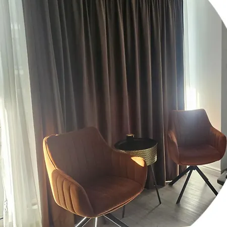 Glamour By White Titanic Apartment Navodari