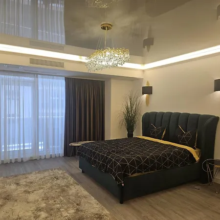 Glamour By White Titanic Apartment *