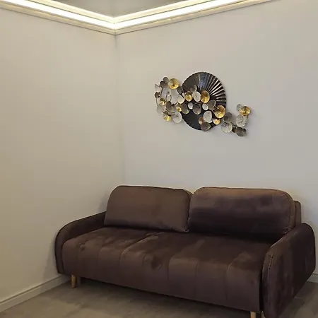 Apartment Glamour By White Titanic Navodari