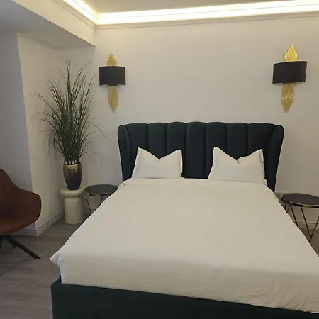 White Titanic Glamour By White Titanic